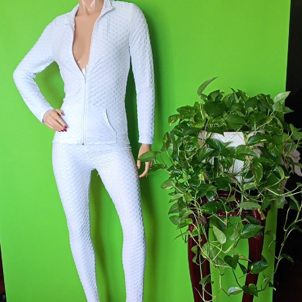 Love J  White Honeycone 2Pc. Activewear Suit, Sz. Lg.